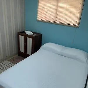 Airport House Habitación en casa particular Cartagena